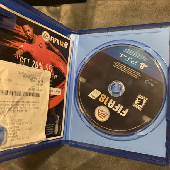 PS4 - Picture 3 of 6